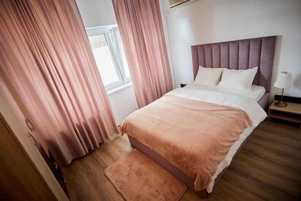Queen Apartment Athenee 布加勒斯特 外观 照片