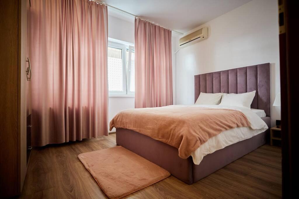 Queen Apartment Athenee 布加勒斯特 外观 照片